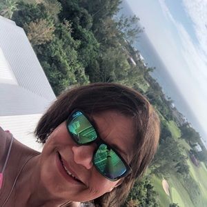 Meet your Posher, Charlet